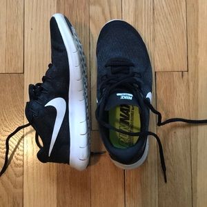 Nike Free RN black running shoe size 6